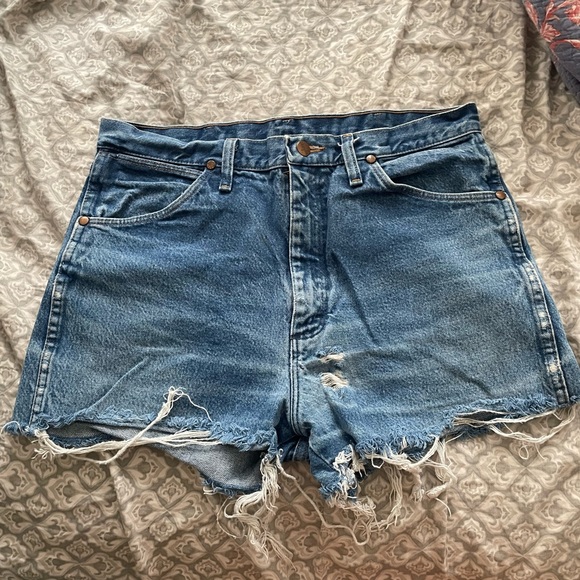 Thrifted Wrangler denim shorts - Picture 3 of 3